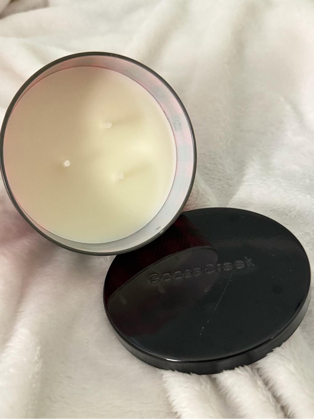Goose Creek 'Plaid Button Up' 3-Wick Candle - Red & Black - Picture 2 of 8